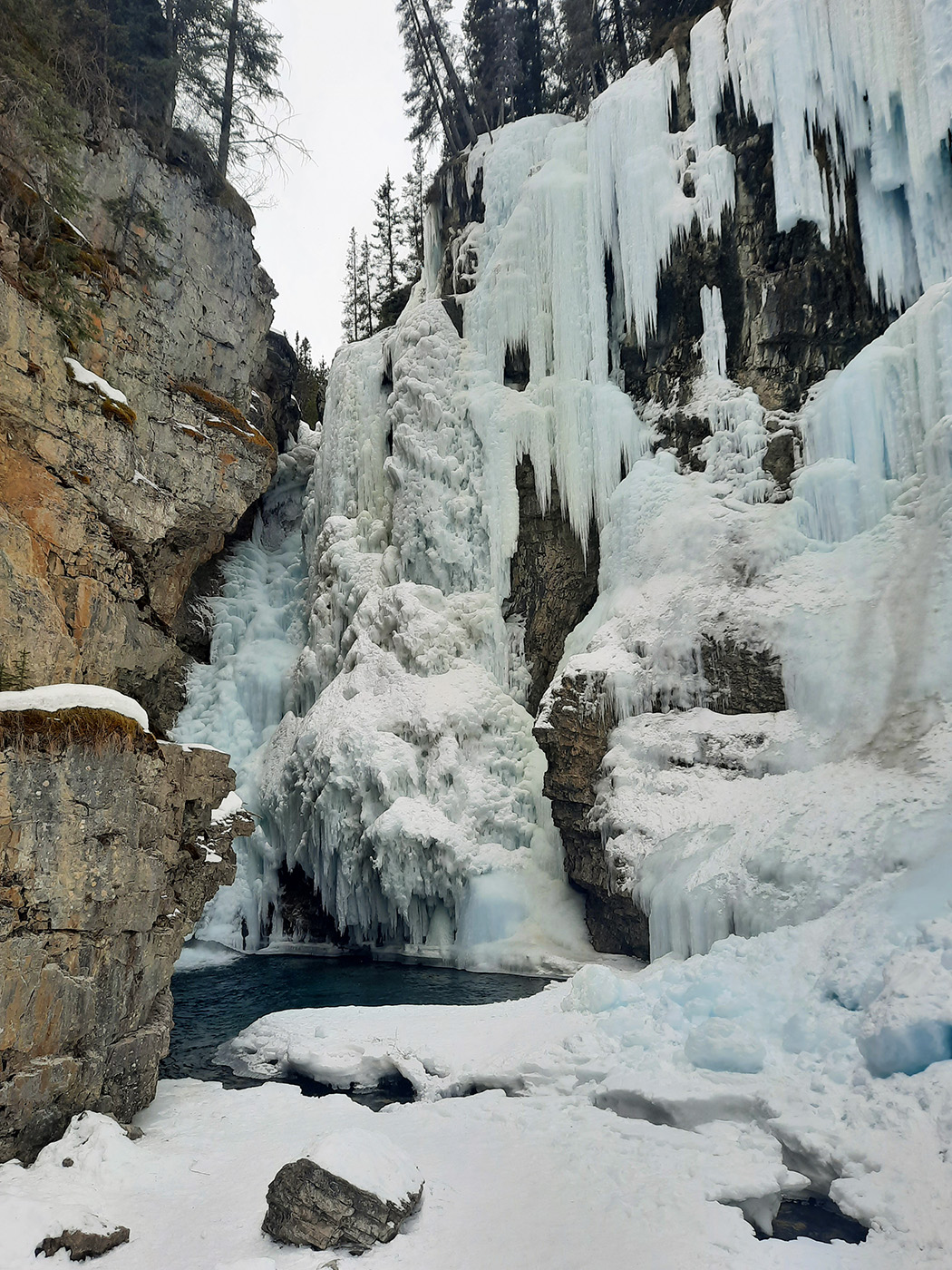 Frozen waterfalls in Johnston Canyon